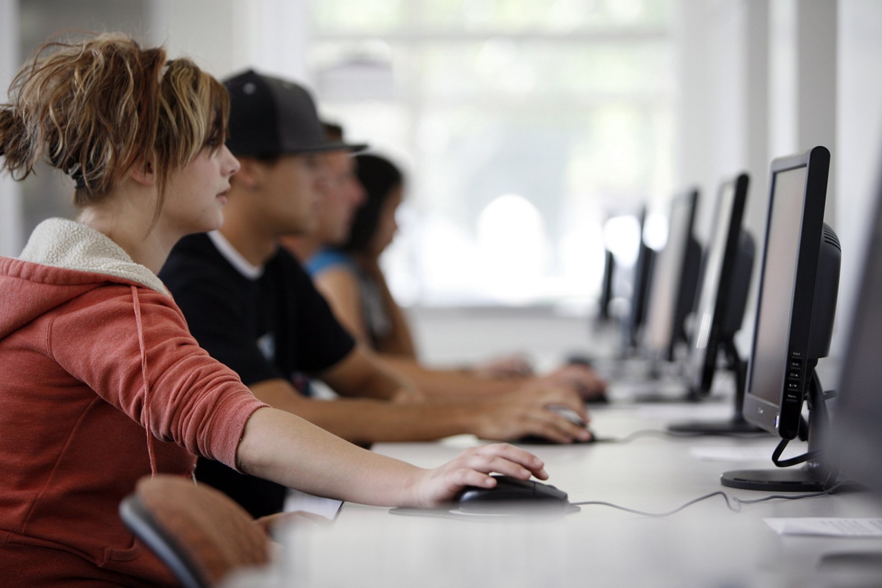 Bringing families in the UAE closer through tailored communication packages